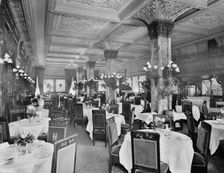 Hotel Netherland, main dining room, New York, N.Y., between 1905 and 1915. Creator: Unknown