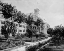 Hotel Royal Poinciana, Palm Beach, Fla., c1900. Creator: Unknown