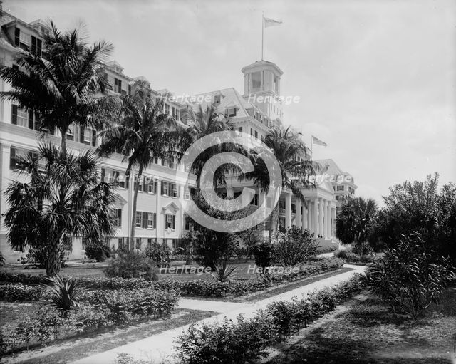 Hotel Royal Poinciana, Palm Beach, Fla., c1900. Creator: Unknown.