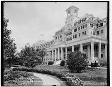 Hotel Royal Poinciana, Palm Beach, Fla., c1900. Creator: Unknown