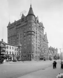 Hotel Walton, Philadelphia, Pa., c1908. Creator: Unknown