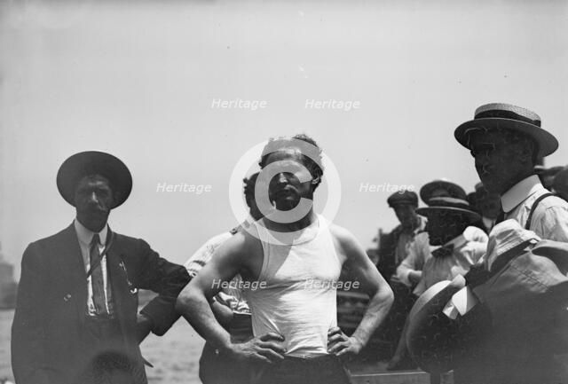 Houdini, between c1910 and c1915. Creator: Bain News Service.