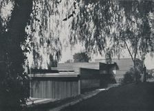 House at Los Angeles by Richard J Neutra. - The aspect from the road approach 1942