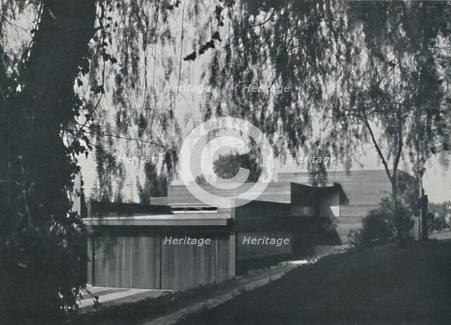 'House at Los Angeles by Richard J Neutra. - The aspect from the road approach', 1942. Artist: Unknown.
