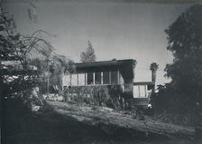 House at Los Angeles by Richard J Neutra. - Patio and garden view 1942