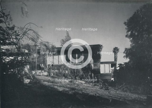 'House at Los Angeles by Richard J Neutra. - Patio and garden view', 1942. Artist: Unknown.
