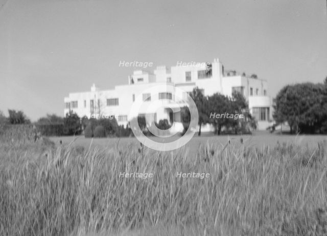House at "The Shallows," property of Lucien Hamilton Tyng, Southampton, Long Island, 1931 Aug. Creator: Arnold Genthe.