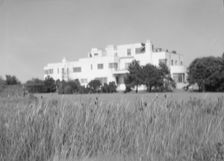 House at "The Shallows," property of Lucien Hamilton Tyng, Southampton, Long Island, 1931 Aug. Creator: Arnold Genthe
