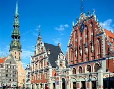 House of Blackheads and St Peter's church, Riga, Latvia. Creator: Peter Thompson