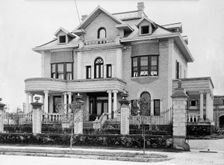 House, Mexico (?), 1913. Creator: Harris & Ewing