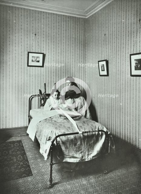 Housewifery, Barnsbury Park School, Islington, London, 1908. Artist: Unknown.