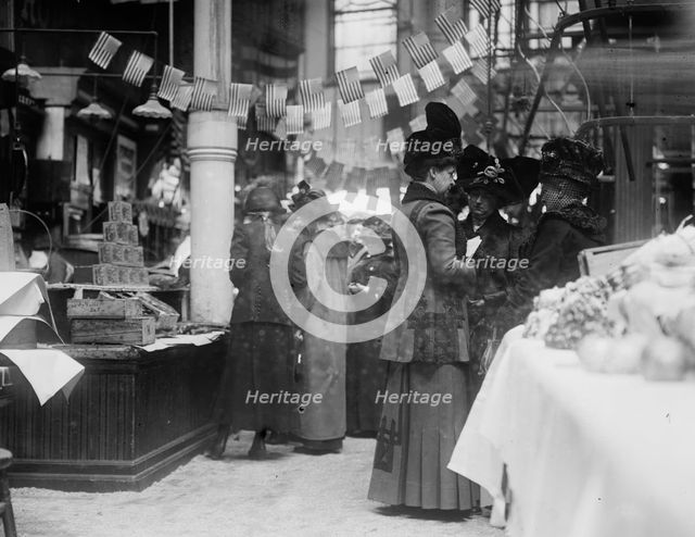 Housewives league at Washington Market, between c1910 and c1915. Creator: Bain News Service.