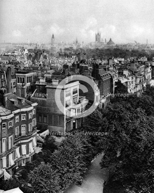 Houses along Queen's Walk, Green Park, London, 1926-1927.Artist: McLeish