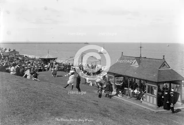 Holidaymakers at Herne Bay, Kent, 1890-1910. Artist: Unknown