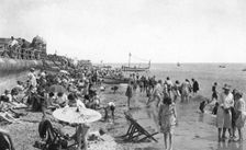 Holidaymakers on Bognor Regis seafront, West Sussex, c1900s-1920s