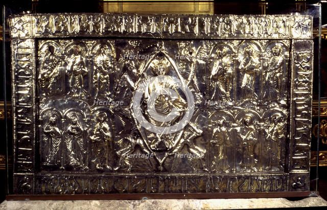 Holy Ark (s. XI), it's part of the cathedral treasure preserved in the Holy Chamber of the Oviedo…