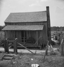 Home of turpentine worker near Godwinsville, Georgia, 1937. Creator: Dorothea Lange
