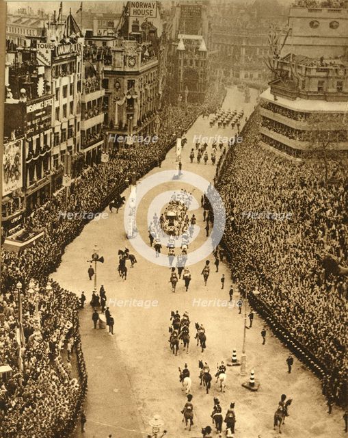 'Homeward Bound Through Trafalgar Square', 1937. Creator: Photochrom Co Ltd of London.