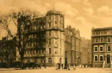 Homoeopathic Hospital, Queen Square c1910. Creator: Unknown