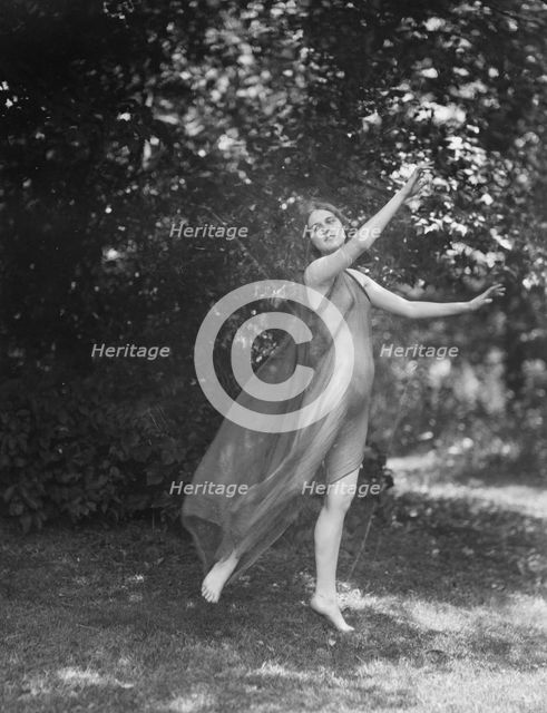 Hornbeck, Solveig, Miss, 1921 July 22. Creator: Arnold Genthe.