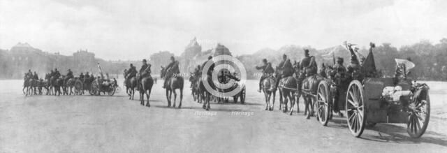 Horse-drawn artillery passing the Palace of Versailles, France, August 1914. Artist: Unknown