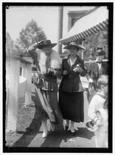 Horse Shows, Butler Bowles and Miss Maurine, between 1910 and 1917. Creator: Harris & Ewing