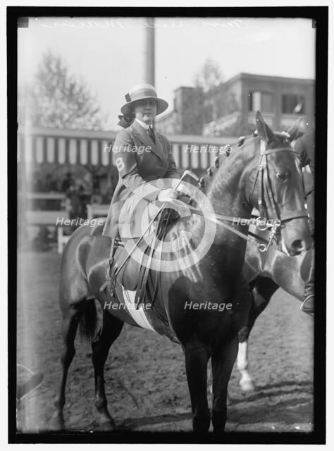 Horse shows, Miss Alice Munn, between 1910 and 1917. Creator: Harris & Ewing.