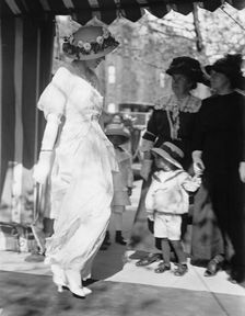 Horse Shows - Miss Eleanor Wilson, 1914. Creator: Harris & Ewing