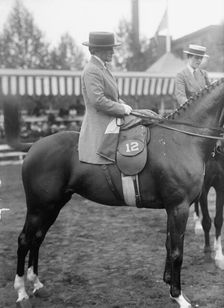 Horse Shows - Mrs. Aileen Potts, 1917. Creator: Harris & Ewing