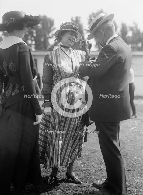 Horse Shows - Mrs. E.B. Powers, Pittsburgh, Pa., 1916. Creator: Harris & Ewing.
