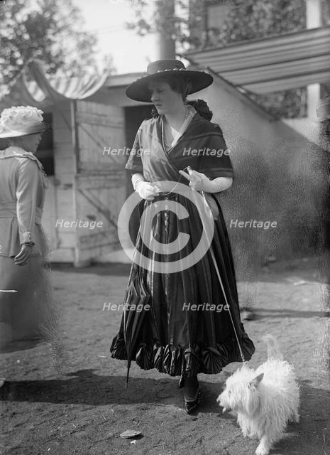 Horse Shows - Unidentified, 1917. Creator: Harris & Ewing.