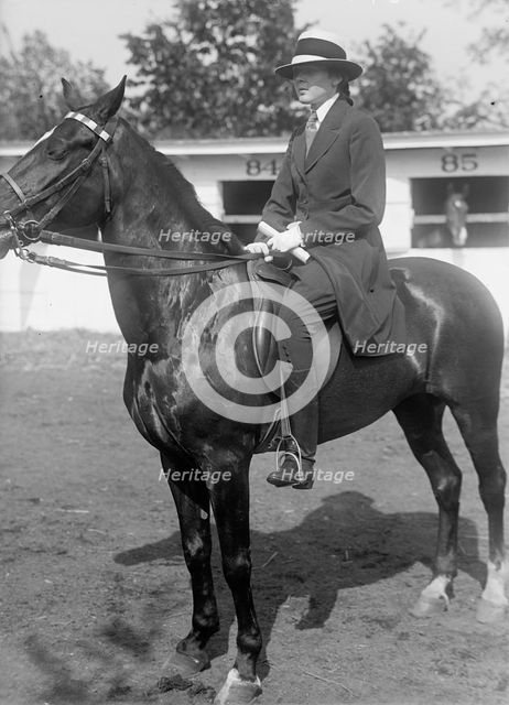 Horse Shows - Unidentified, 1917. Creator: Harris & Ewing.