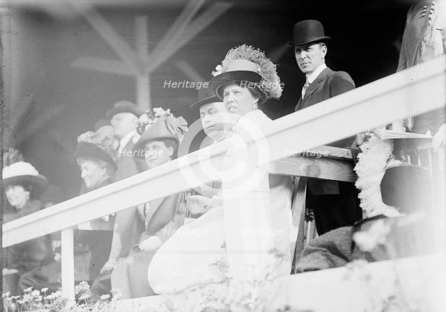 Horse Show - Knox, Philander Chas., Attorney General of U.S., 1901-1904; Senator..., 1911. Creator: Harris & Ewing.