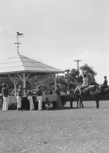 Horse show or show jumping event, between 1911 and 1942. Creator: Arnold Genthe