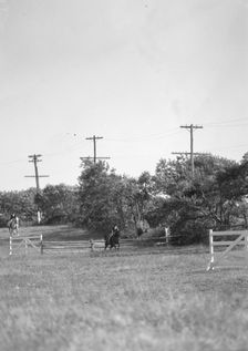 Horse show or show jumping event, between 1911 and 1942. Creator: Arnold Genthe