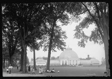 Horticultural building, Belle Isle Park, Detroit, Mich., c1909. Creator: Unknown