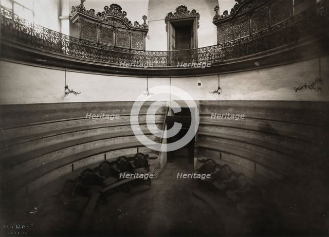 Hospital de la Santa Cruz, Barcelona: the amphitheatre, c1900. Creator: Unknown.