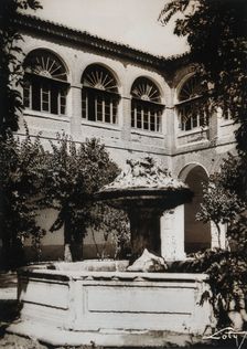 Hospital, Medina del Campo: the fountain in the courtyard, c1900. Creator: Unknown