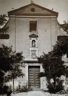 Hospital, Medina del Campo: exterior with doorway, c1900. Creator: Unknown