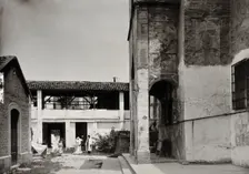Hospital San Juan de Diós, Granada: exterior, c1900. Creator: Unknown