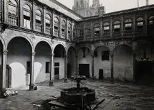 Hospital Real, Santiago de Compostela: view of the courtyard showing the fountain, 1900-1999. Creator: Unknown