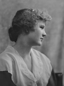 Hauck, Rose, Miss, portrait photograph, (1916?). Creator: Arnold Genthe