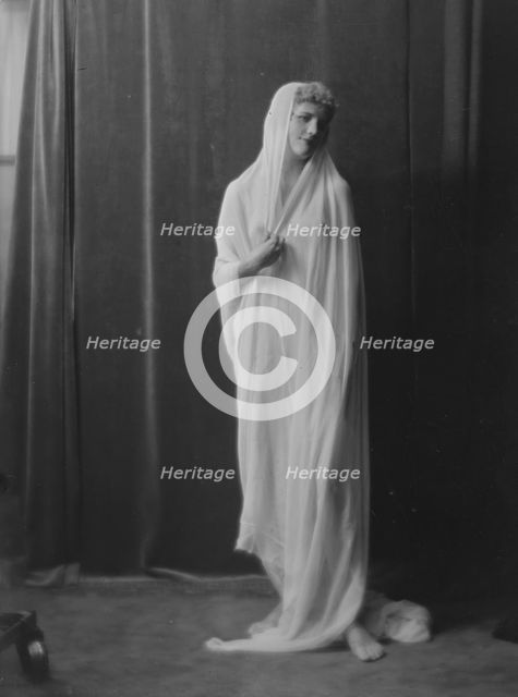 Hauck, Rose, Miss, portrait photograph, (1916?). Creator: Arnold Genthe.