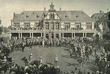 Hauling Down the Transvaal Flag at Johannesburg 1901. Creator: Lionel James