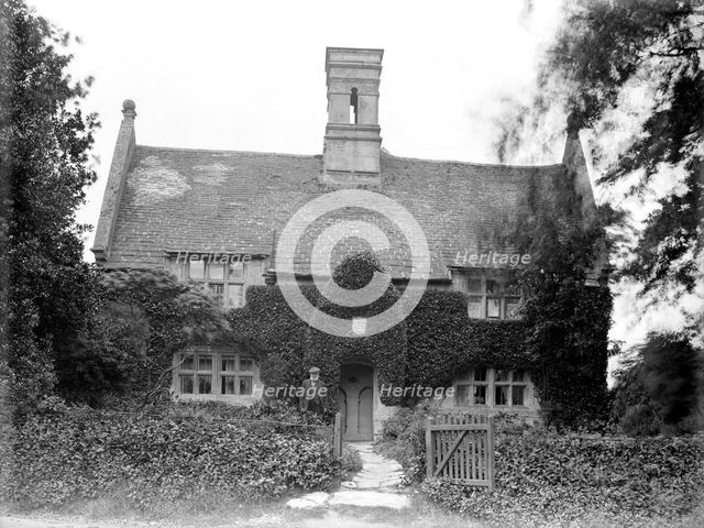 Haunt Hill House, Weldon, Northamptonshire, 1928. Artist: Nathaniel Lloyd