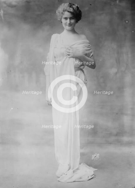 Hazell M. Cox, White, N.Y., 1910. Creator: Bain News Service.