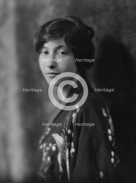 Haas, Ruth, Miss, portrait photograph, 1914 Apr. 4. Creator: Arnold Genthe.