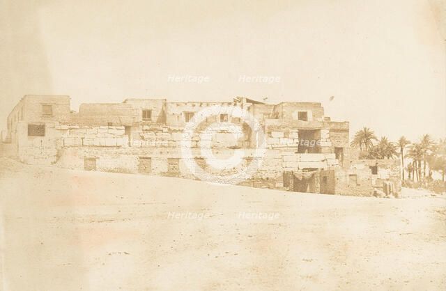 Habitation de l'équipage de l'allège de Luxor, bâtie sur la terrasse du Palais, 1849-50. Creator: Maxime du Camp.