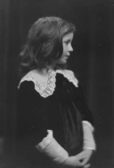 Haggin, Ben Ali, Jr., Mrs., daughter of, portrait photograph, 1916 Mar. 31. Creator: Arnold Genthe