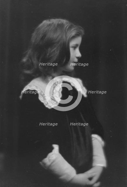 Haggin, Ben Ali, Jr., Mrs., daughter of, portrait photograph, 1916 Mar. 31. Creator: Arnold Genthe.